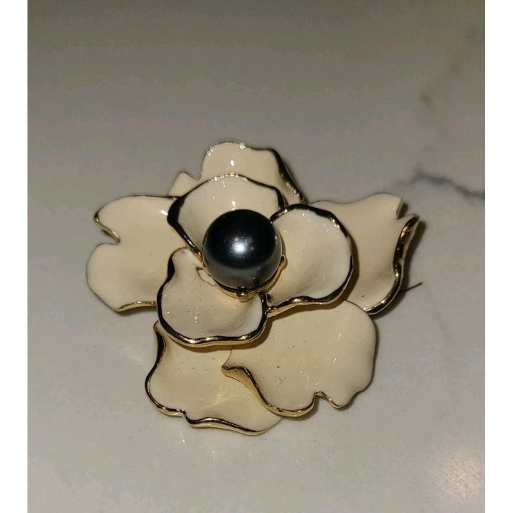 KENNETH‎ JAY LANE ENAMEL DOGWOOD FAUX TAHITIAN PEARL BROOCH SIGNED